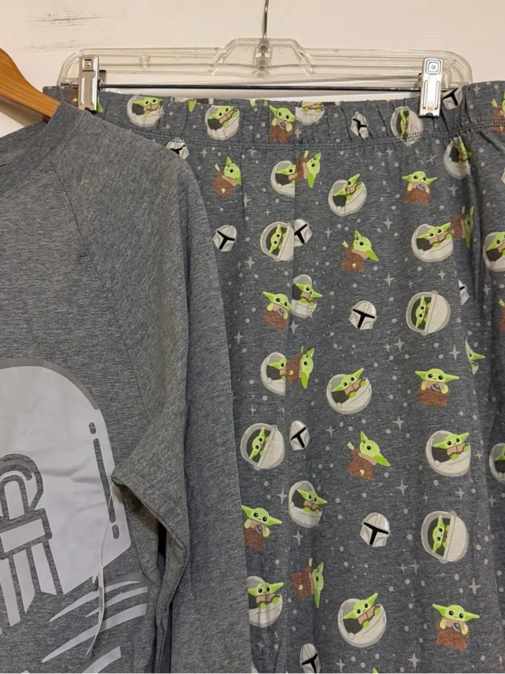 NWT Disney Unisex Star Wars Pajama Set Grogu And Din Djarin Pajama Set Medium M - Picture 4 of 6